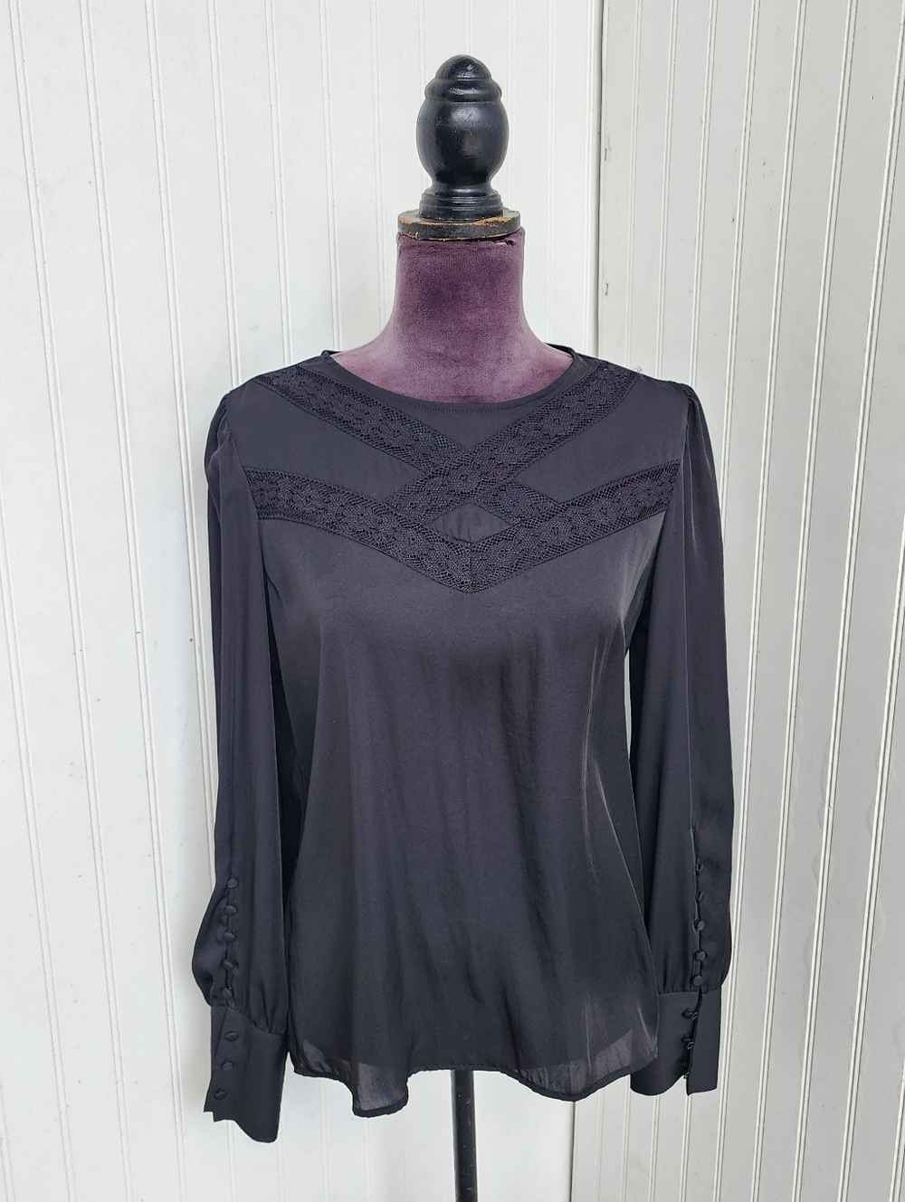 Express Blouse Top Shirt Womens Long Sleeve Lace Detail Satin Nylon / Spandex M